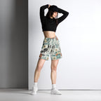 Detailansicht Mesh-Shorts: weißer Bundabschluss, Hunde- und Blumenmuster