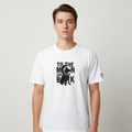 Unisex T‑Shirt in Weiß mit Mond-Katzenmotiv und Ärmelpatch