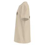 Bio-Baumwoll-T-Shirt in Hellbeige, seitliche Ansicht mit kleinem Ärmel-Logo