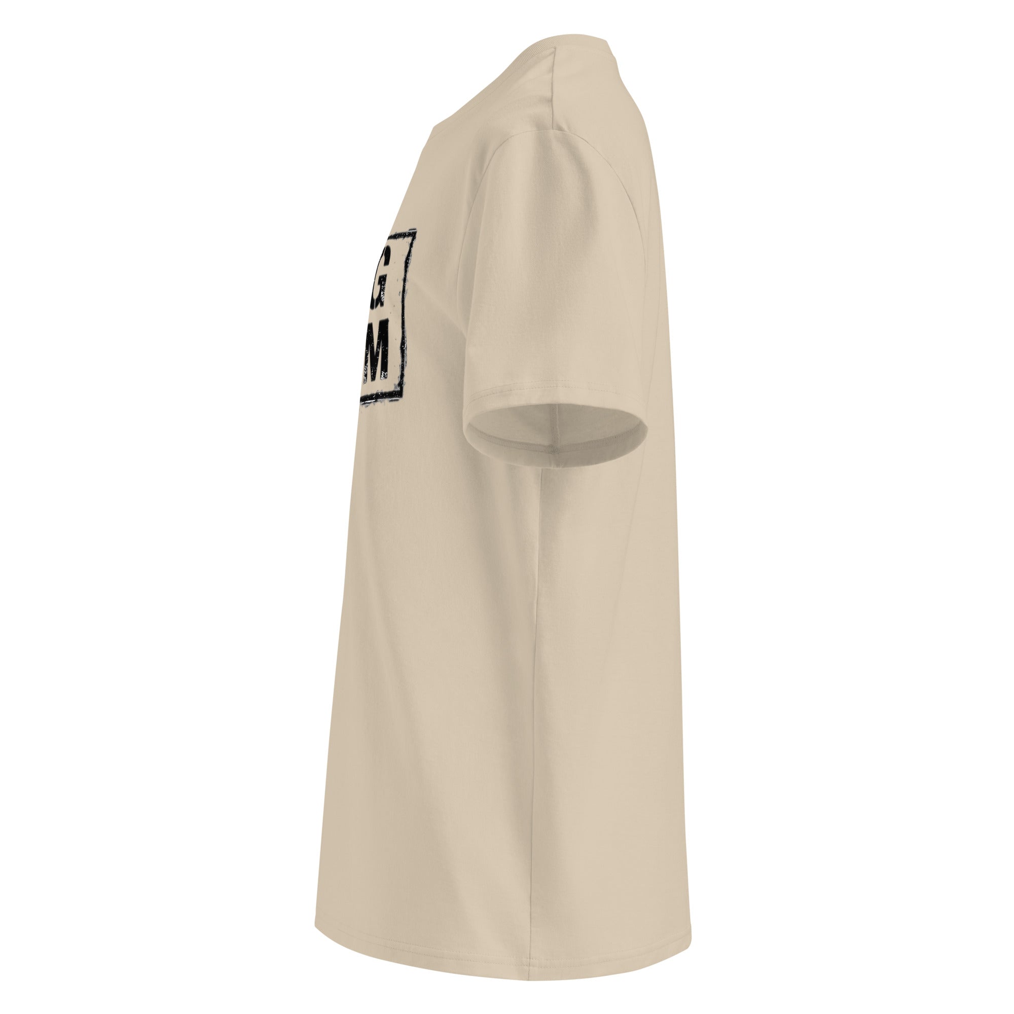 Unisex-T-Shirt in Beige, Seitenansicht mit angeschnittenem Frontprint am Oberarm