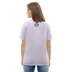 Unisex-T-Shirt in Lavendel mit kleinem Rückenprint: Herz, Pfote und gekreuzte Linien