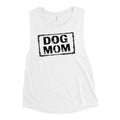 Damen Muscle-Tank-Top, weiß, ärmellos mit Rundhalsausschnitt und „DOG MOM“-Print